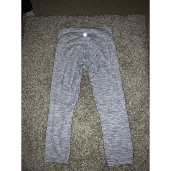 EUC lululemon wunder unders 21” crop - Picture 7 of 7